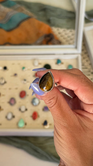 Tigers Eye - size 6