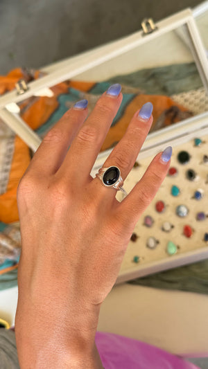 Chunky Black Onyx - size 6.5