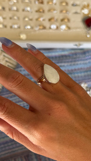 Teardrop Moonstone - size 7.5