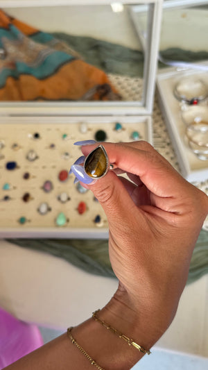 Tigers Eye - size 6