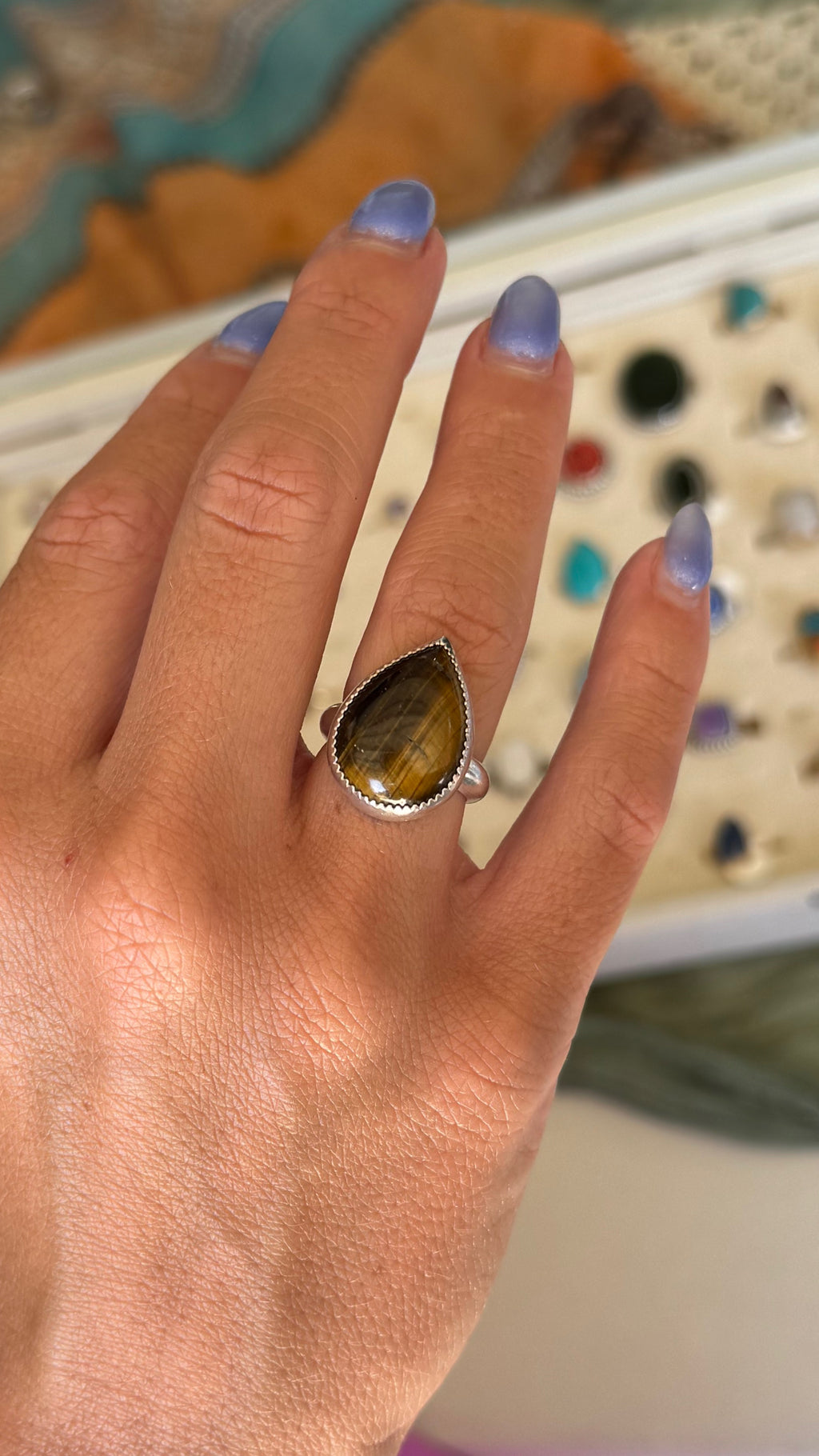 Tigers Eye - size 6
