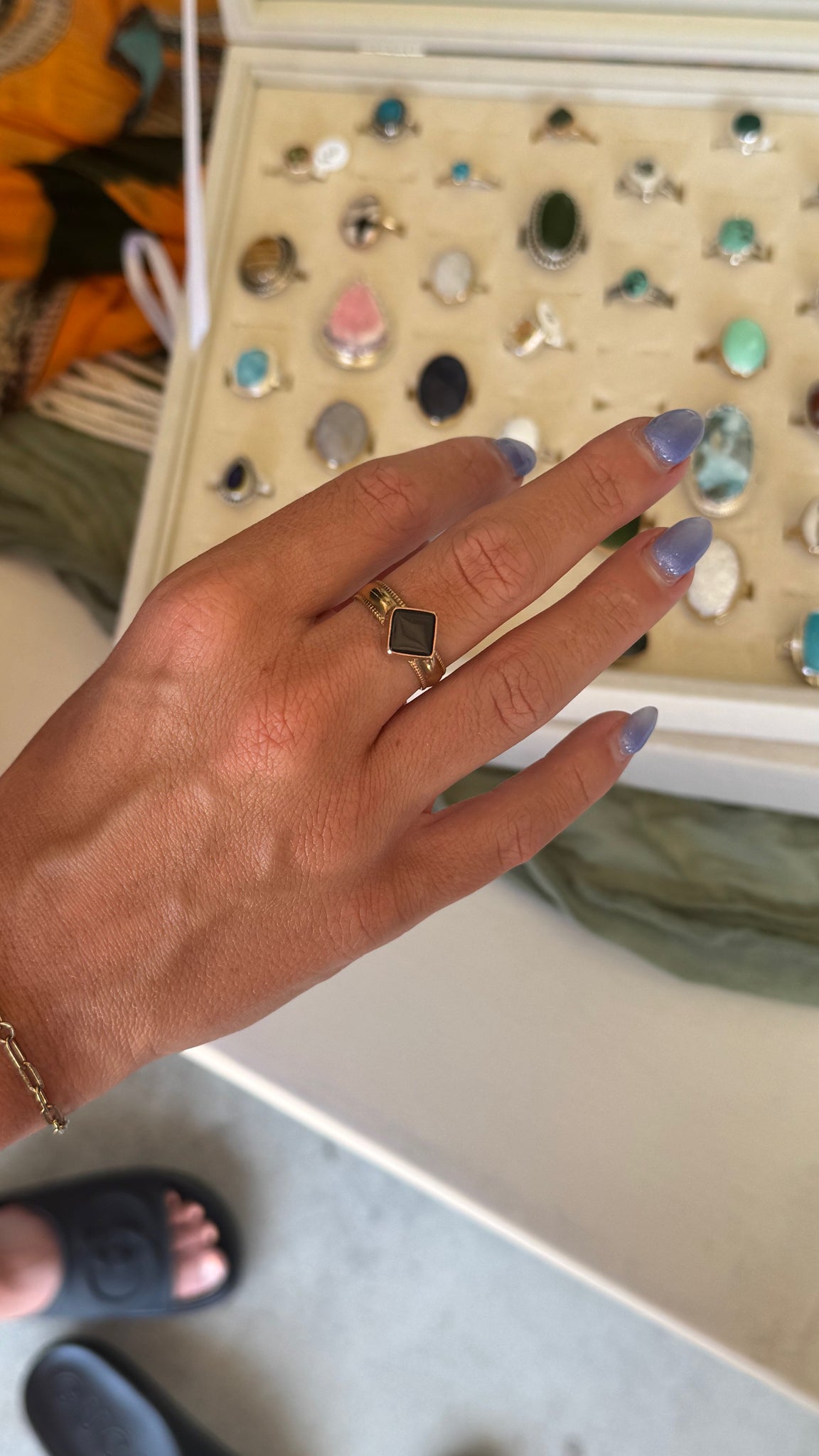 Black Tile in GF - size 10